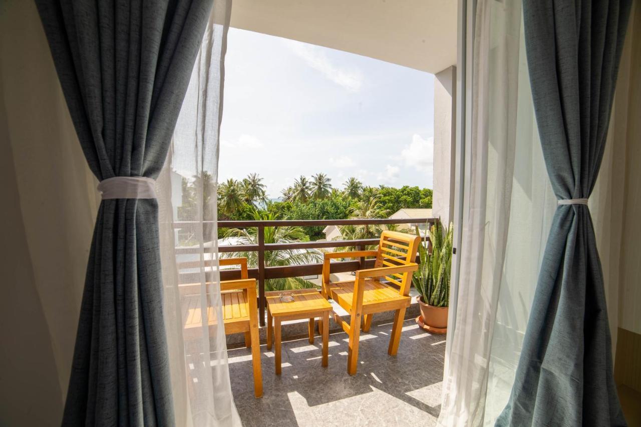 Grand Beach Dhigurah Dhigurah  Exterior photo