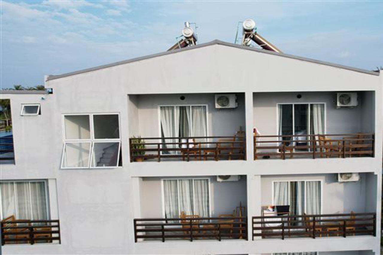 Grand Beach Dhigurah Dhigurah  Exterior photo